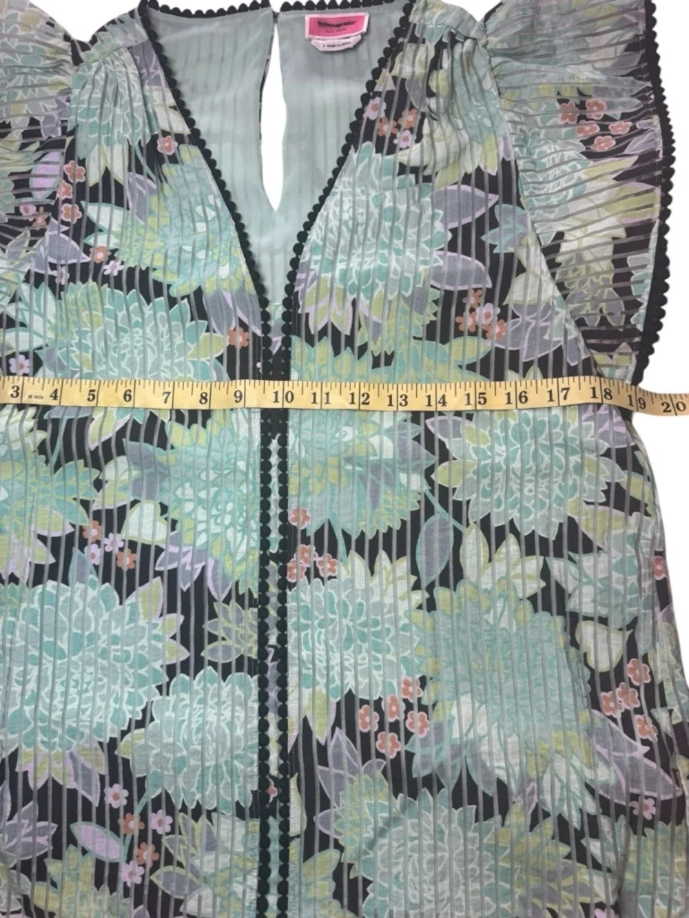 NWOT Kate Spade Dahlia Bloom Burnout Mint Floral Pleated V-Neck Small Top